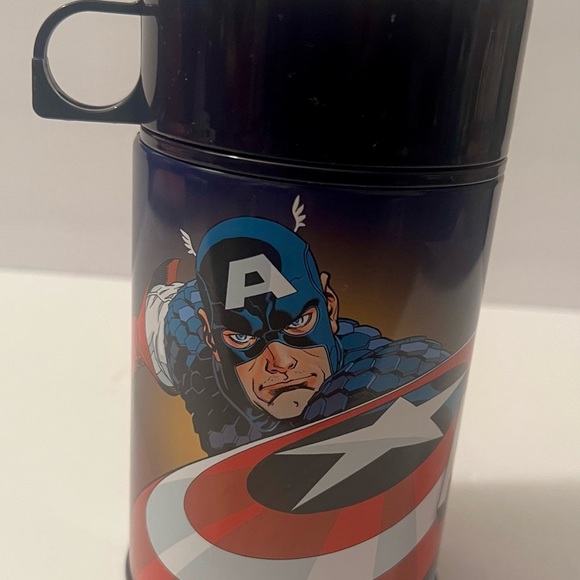 Captain America Metal Lunch Box w Matching Thermos Marvel Superhero - Picture 7 of 11